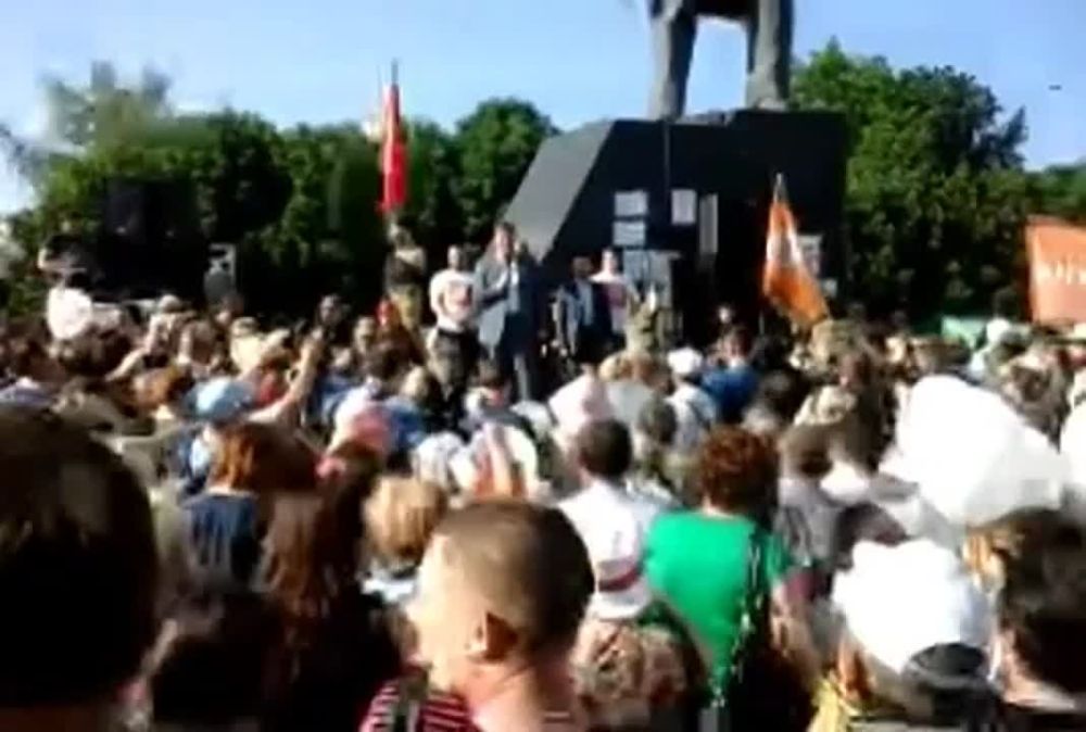 В этот день "Русской Весной" было объявлено о создании Новороссии!