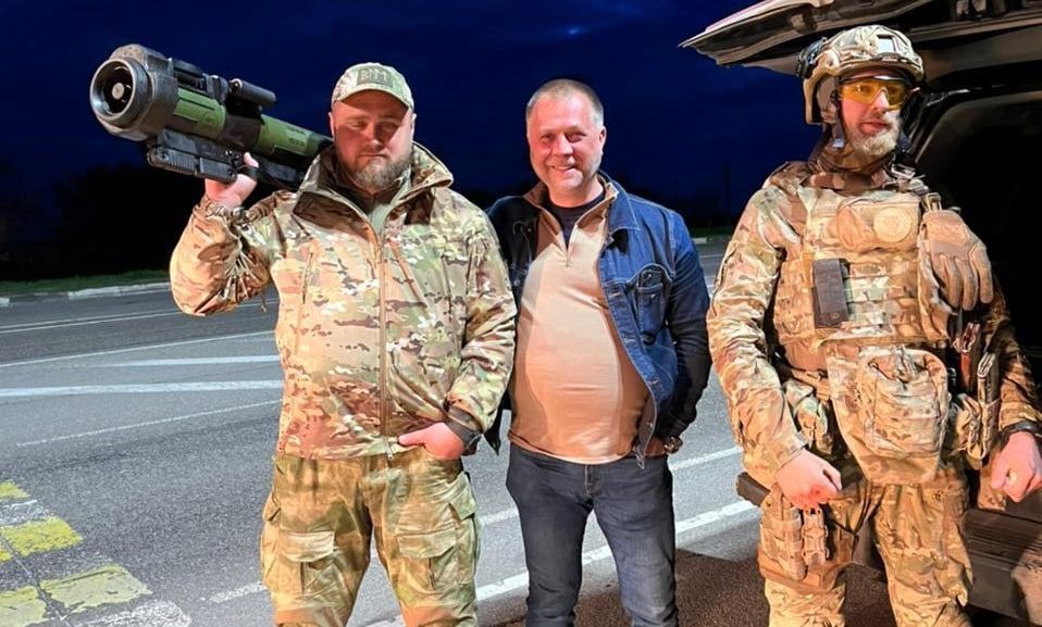 Депутат Госдумы РФ от ЕР Александр Бородай заявил о том, что активно участвует в спецоперации на Украине: по словам народного избранника, он командует несколькими подразделениями на "изюмском направлении" в Харьковской области