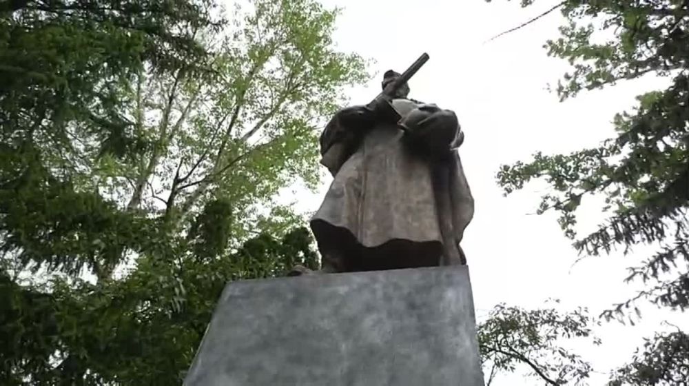 � ���������� ����������� ������� � ����� 81-�� ��������� ������ ������� ������������� ����� ������� ������ ��������� ����� � ��������� ������, ��������� ������ �� ������������ ������ �� "���������� ����"