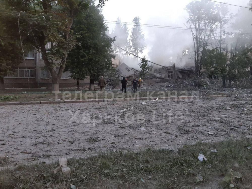 Первые фото с места утреннего удара ВС РФ по Харькову