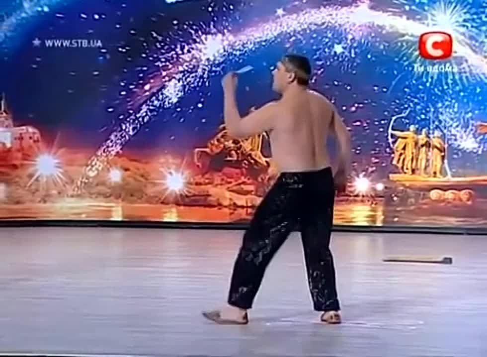 Спец по избиению себя топором в живот, заталкиванию гвоздей в нос, а также маг огня стал замглавой украинской Балаклеи