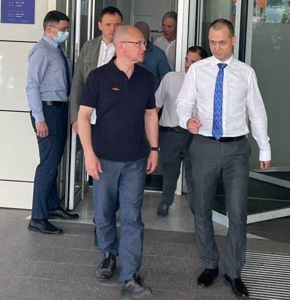 Продолжаются рабочие поездки Сергея Кириенко по освобожденным территориям - пару дней назад он посетил районы Харьковской области, а сегодня о визите первого заместителя главы АП рассказал представитель ВГА Херсонской области Кирилл Стремоусов