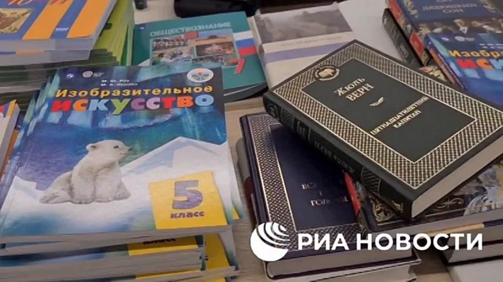 Российский министр просвещения в харьковском Купянске обратил внимание, что в российских учебниках истории нет агрессии в отношении Украины или других стран - в отличие от того, что можно видеть в украинских учебниках