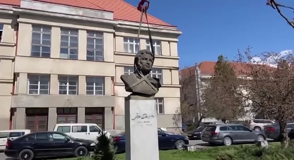 �������� ���� ������ (������ ��� ����� ��� ��������� ������ "�����") �������� ���� � ��������� ���. �� ������ ���������� �������, �������