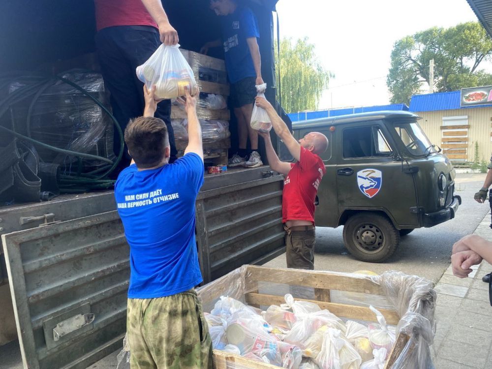 Месяц назад в Изюме Харьковской области начал работу Центр помощи "Единой России"