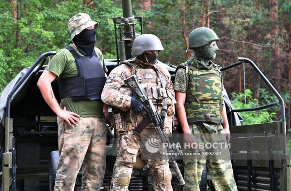 Расчет самоходного миномета 2Б9 «Василёк» ОБТФ МВД ЛНР работает по позициям ВСУ в Харьковской области