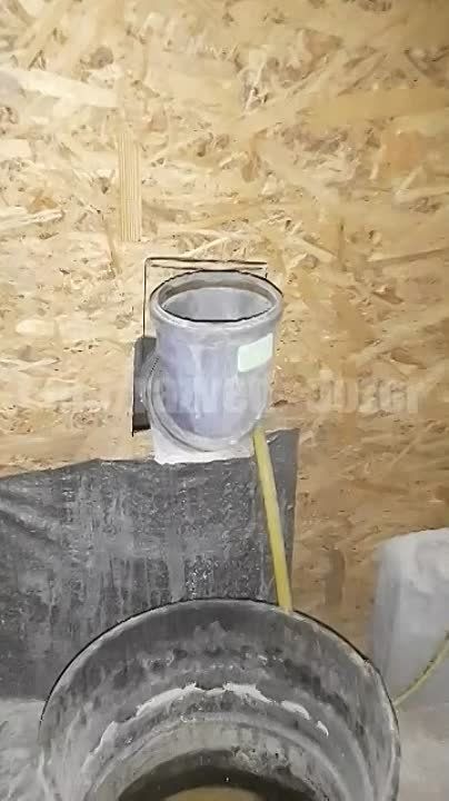 В ходе проведения специальных мероприятий в поселке Комаровка Изюмского района бойцами 1 танковой армии Западного военного округа совместно c ФСБ России в заброшенном доме напротив здания местной администрации обнаружена подпольная химическая лаборатория