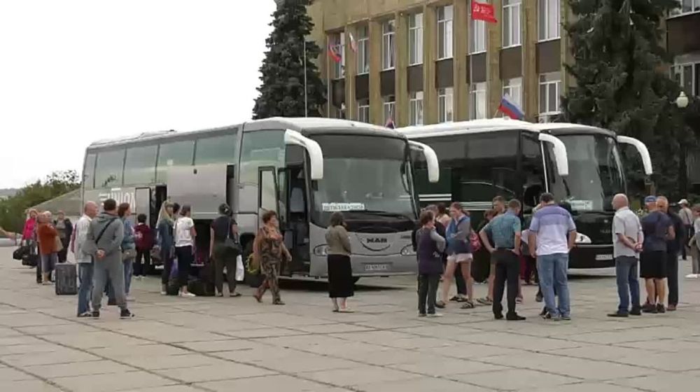Еще сто педагогов из освобожденных районов Харьковской области, а именно Купянского, Изюмского и Волчанского районов, отправились в Курск на курсы повышения квалификации