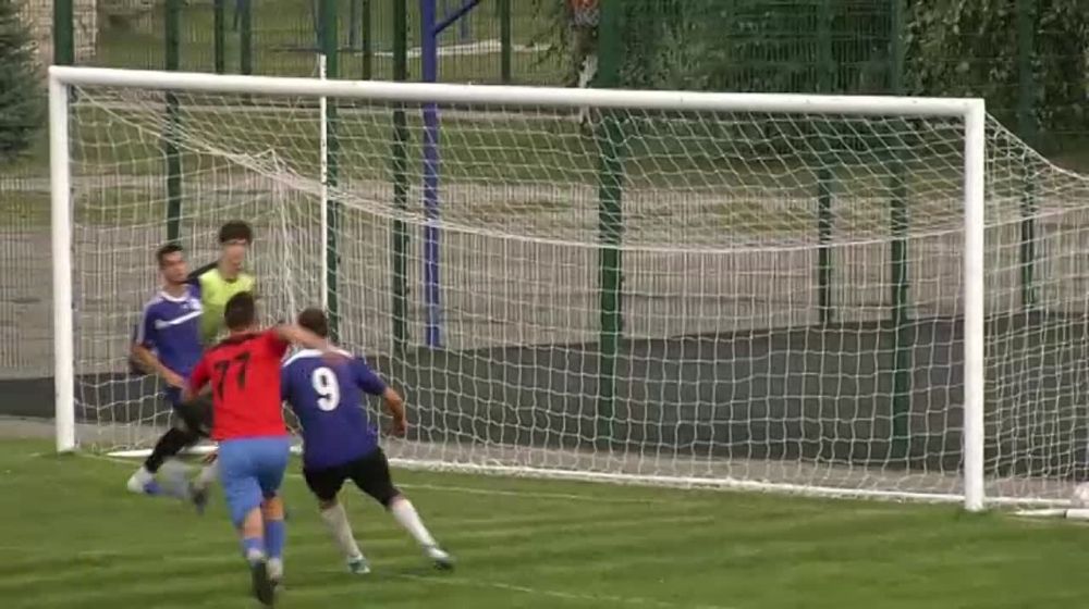 В рамках мероприятий, посвященного Дню города, в Купянске провели товарищеский футбольный матч "Купянск-Ковшаровка"