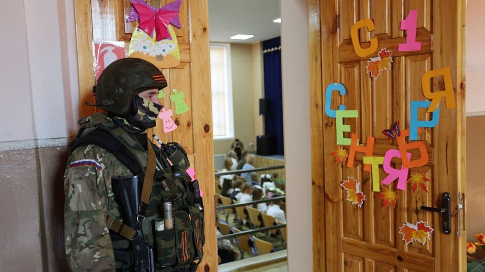 27 тысяч росгвардейцев охраняли порядок в школах России, ЛДНР и освобожденных территорий 1 сентября
