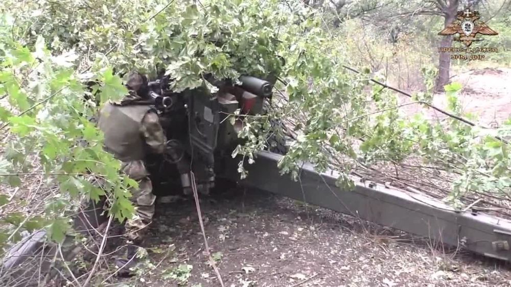 Кадры работы артиллеристов 1-й Славянской бригады по уничтожению укрепрайонов противника