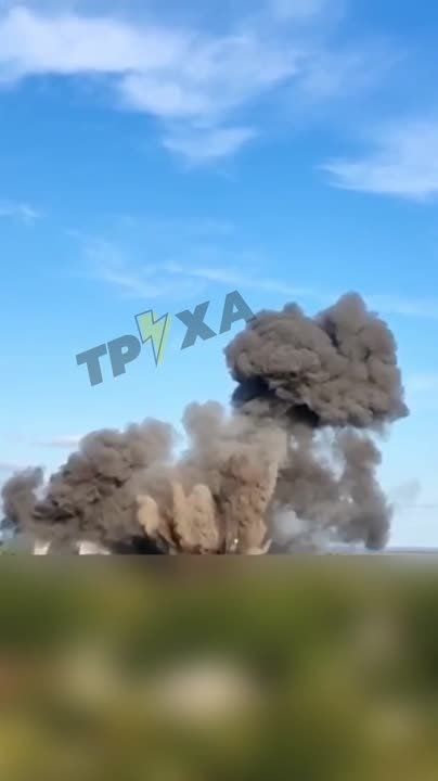 Андрей Руденко: Чугуев ( основная тыловая база противника) Харьковская обл мощные прилёты по военным объектам