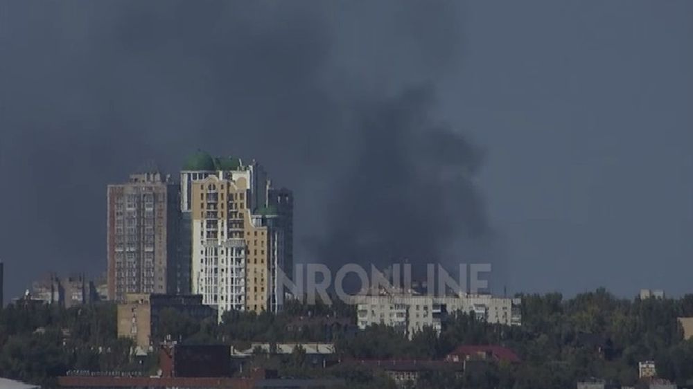ВФУ обстреляли торговые ряды на железнодорожном вокзале Донецка
