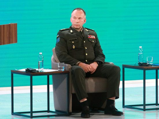 Украинские власти заподозрили в желании поссорить руководство ВСУ