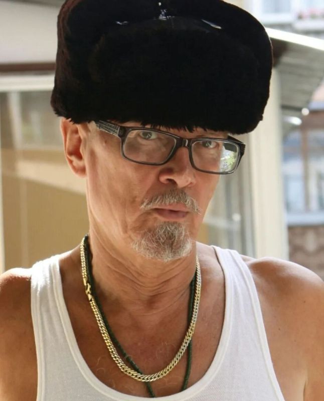 Пепел Харькова стучит в моё сердце,- полуторамиллионный русский город, находящийся в 26 километрах от российско-украинской границы, предан, забыт, оставлен в плену у хищного украинского национализма.