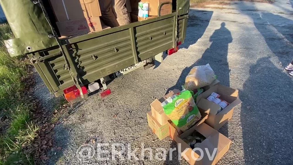 Белгородская область.. Волонтеры Центра помощи Единой России не только доставляют гуманитарную помощь в ПВР и пункты выдачи в Белгородской области, но и выполняют адресные заявки