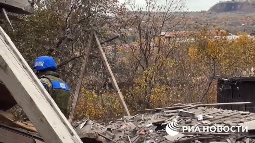 Кадры из Первомайска в ЛНР, обстрелянного сегодня утром ВСУ