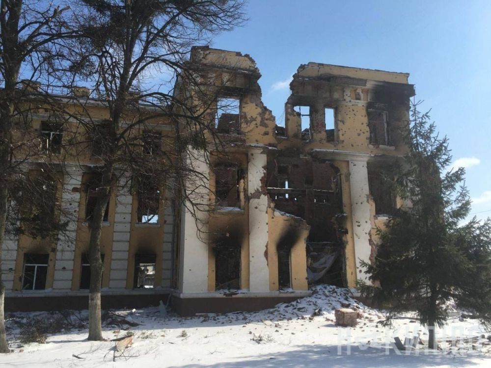 Салтовка. (фотоархив). Наш родной Харьков, Салтовка - результаты хаотичных артиллерийских обстрелов со стороны укронацистов...