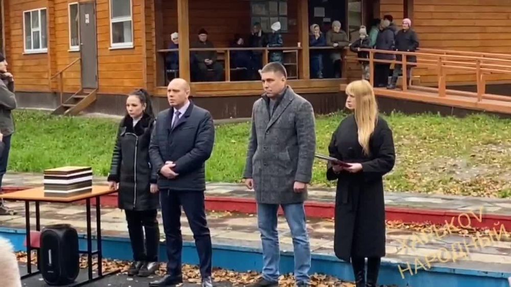 Сегодня, 3 ноября, руководство и сотрудники Военно-гражданской администрации Харьковской области провели торжественное собрание, посвященное Дню Народного Единства