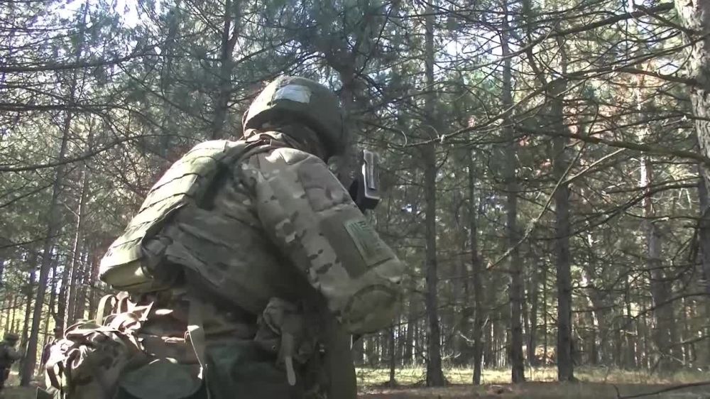 ������� ��������� �����������, �������������� ������, �������� � ���� ���� � ����� �������� ������� �������� ���� ������ � ����� ����������� ��������� ������� ����������