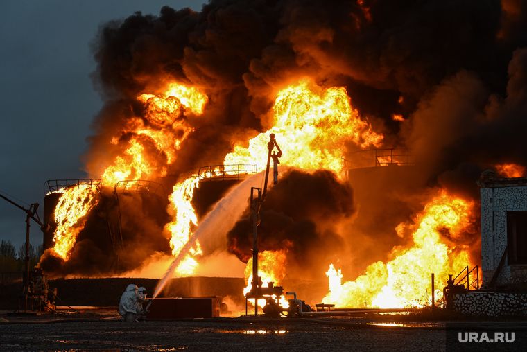 РИА Новости показали последствия пожара в здании ДонЖД в Донецке. Видео