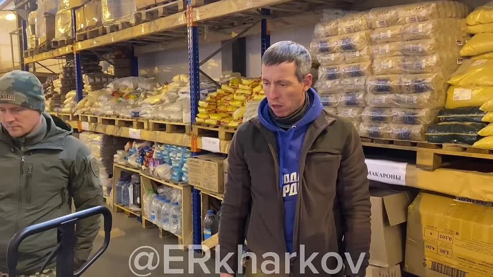 Белгородская область.. Сегодня наши волонтёры вновь посетили пункт выдачи гуманитарной помощи в Шебекино. Привезли более 300 кг продуктов. В основном это крупы, консервы, макароны, чай