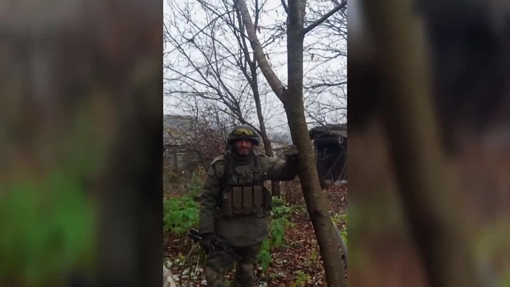 В сеть попали кадры как 60-1 отдельный отдельный мотострелковый батальон «Ветераны» штурмует п. Новоселовское в Сватовском районе ЛНР60-1