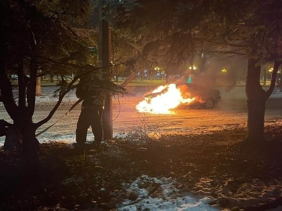 В Курске на Харьковской сгорела легковушка Hyundai