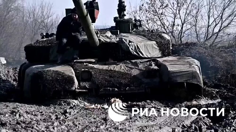 Российские танки Т-90М "Прорыв" поразили наблюдательный пункт ВСУ в районе Купянска, сообщает @rian_ru