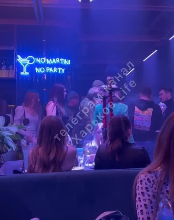 В очередной ночной клуб Харькова пришли военкоматчики — загребать пушечное мясо