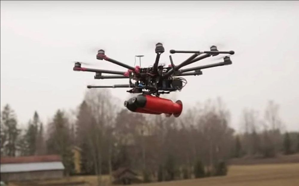 Репортер ВГТРК Андрей Руденко заявил, что ВСУ вновь применили химическое оружие в Донбассе, но ядовитое облако накрыло самих украинских боевиков