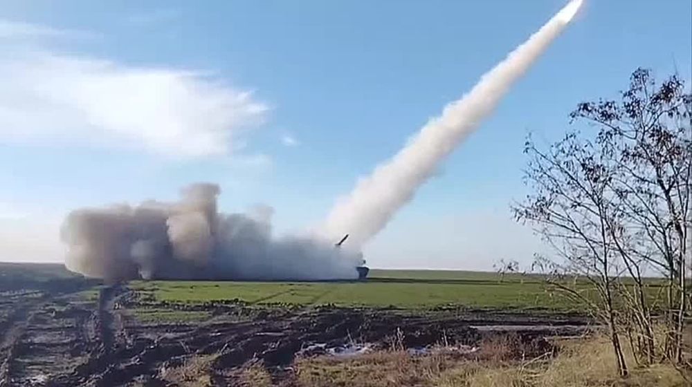 Минобороны официально заявило об овладении штурмовыми отрядами "Вагнер" тремя городскими кварталами Артёмовска, отметив, что бойцов ЧВК прикрывали с флангов подразделения ВДВ