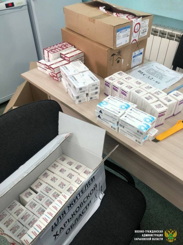Представителями автономной некоммерческой организации «Красный круг» была передана гуманитарная помощь в виде медикаментов и расходных материалов медицинского назначения жителям Харьковской области, временно проживающим на территории Российской Федерации