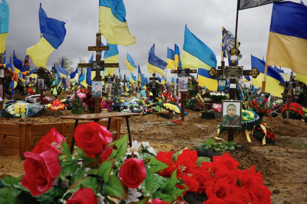 В украинском сегменте сети поубавилось фото и видео с военных кладбищ: СБУ старается контролировать распространение информации о реальных потерях ВСУ