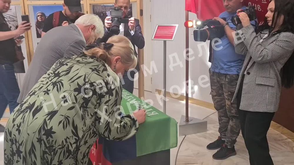 Харьков - Россия!. Фотовыставка "Харьковская весна" прошла в музее-диораме "Курская битва. Белгородское направление"