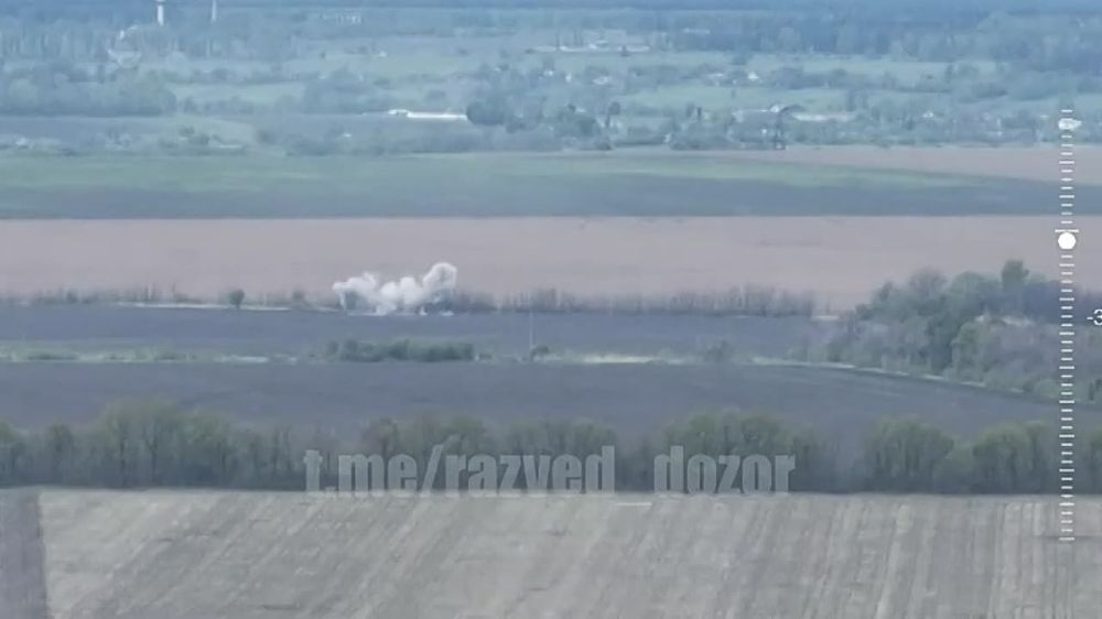 Артиллеристы 6-й армии ЗВО ВС России накрыли грузовик снабжения и сопровождающий пикап националистов ВСУ на Купянском направлении