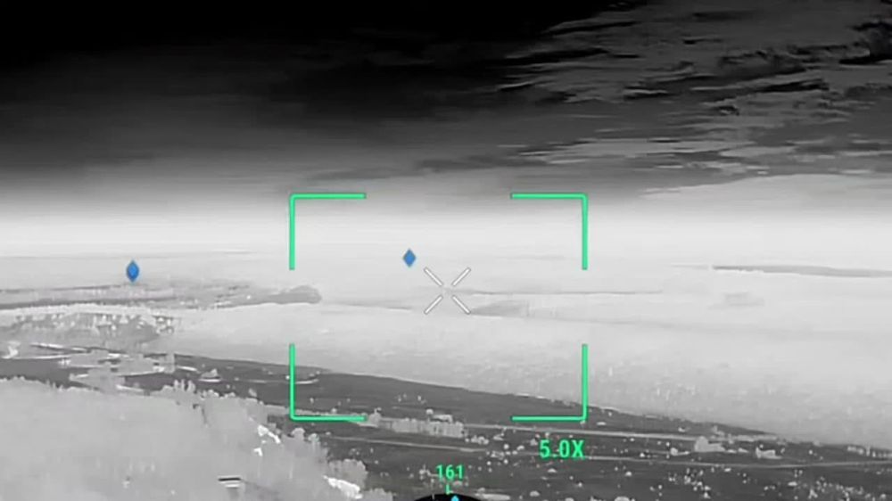 Тяжёлые огнемётные системы ТОС-1А «Солнцепёк» работают по позициям укровоинов на Купянском направлении в ночное время суток