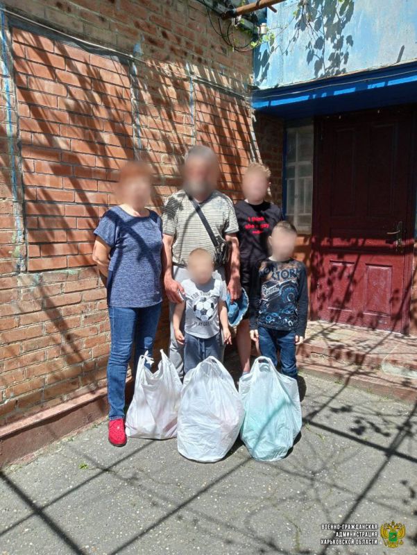 Продолжаем встречаться с нашими гражданами, жителями Харьковской области, которые временно покинули регион, и оказывать им всестороннюю помощь