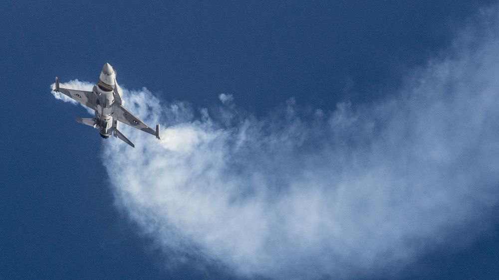 ��������� F-16 �� ������� � ������ �������: ��� �������� �� ������� � ���� 25 ���