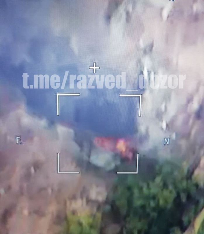 В Харьковской области бойцами ЗВО при помощи "Ланцета" уничтожена мобильная радиолокационная станция П-18 ВСУ