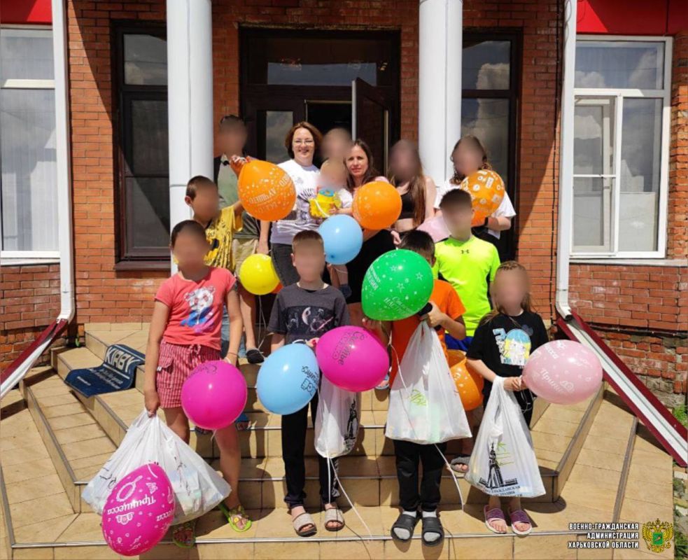 В рамках Международного дня защиты детей, сотрудники рабочей группы ВГА Харьковской области г. Краснодар решили порадовать детей из Харьковской области, которые живут в г. Тихорецк, Павловском и Выселковском районе Краснодарского края