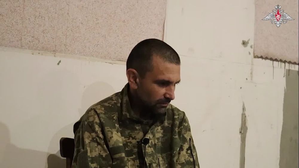 Кадры допроса очередных пленных военнослужащих ВСУ