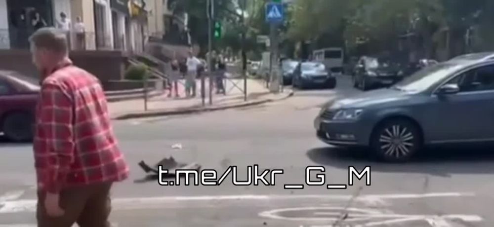 Этим гнидам все равно где и кого убивать