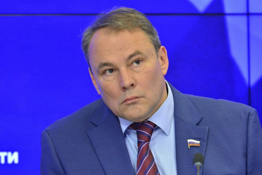 ������ ������� ����, ����� � ��������� � ���������� ���������: ���� ������� - � ����� � ������ ���