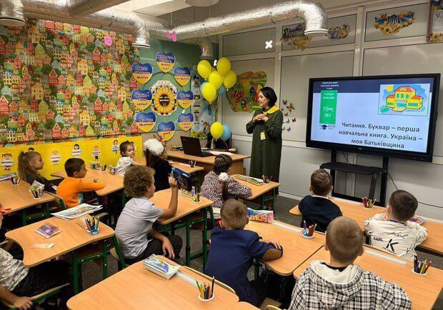 В харьковском метро сегодня прошли первые школьные занятия