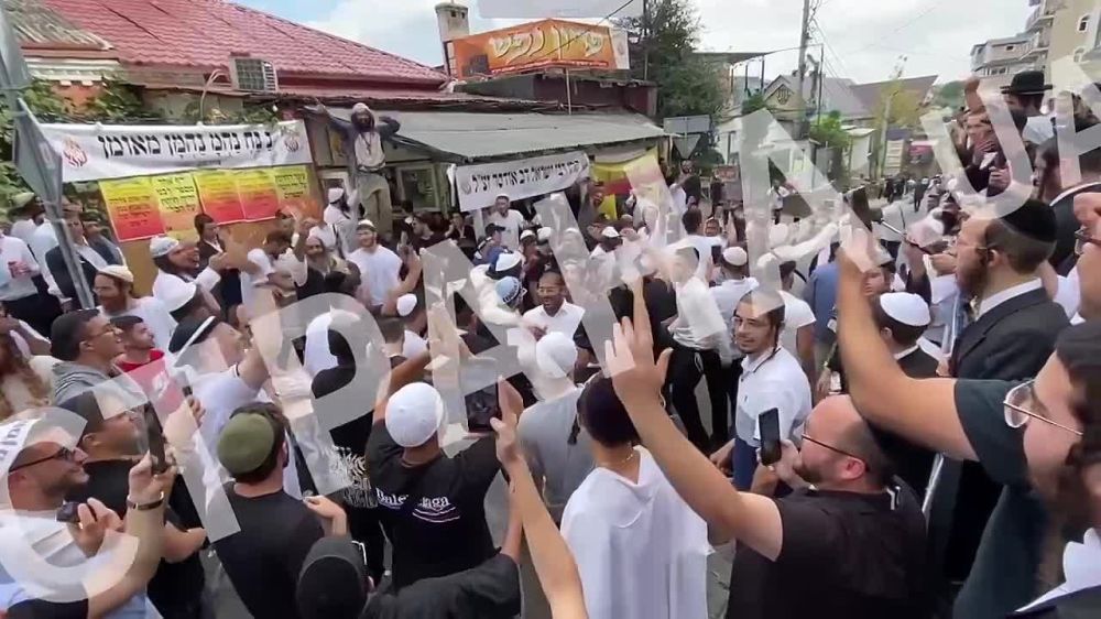 � ����� ������� 32 332 ����������-�������, � ��� �������