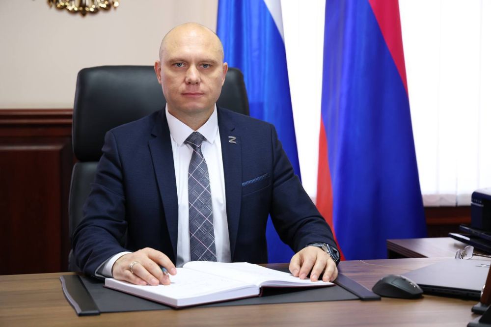 Виталий Ганчев: Уважаемые учителя! От всей души поздравляю вас с профессиональным праздником —Днём учителя!