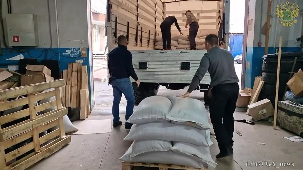 Гуманитарный груз для жителей нашего региона привезли на склад Военно-гражданской администрации Харьковской области