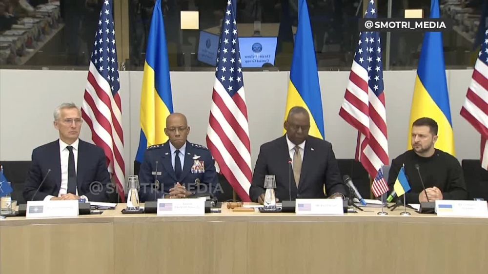 Глава Пентагона: "Мы стоим вместе, Путин - один."