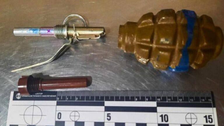 На железнодорожном вокзале Харькова задержали женщину с гранатами